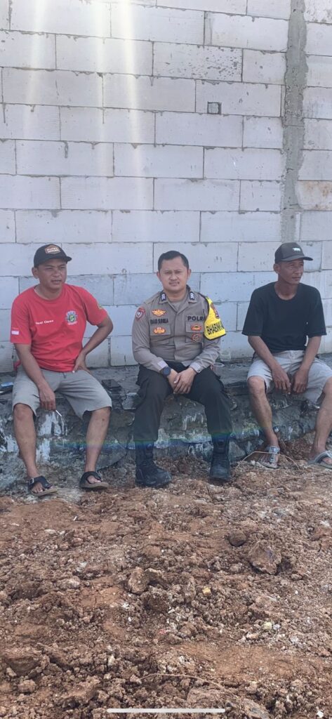 Bhabinkamtibmas Polsek Panimbang Desa Mekarjaya Laksanakan Sambang di Kampung Paojan 1 WhatsApp Image 2024 07 16 at 01.07.06