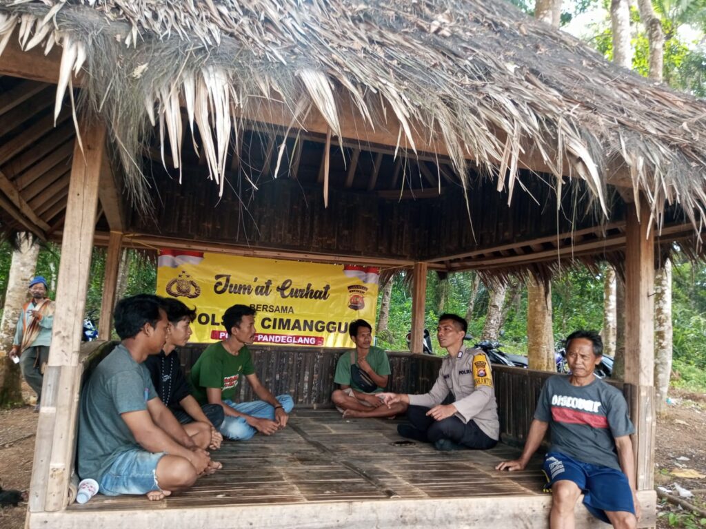 Melalui Program Jumat Curhat Polsek Cimanggu Dengarkan Keluhan dan Masukan dari Masyarakat 5 WhatsApp Image 2024 07 19 at 20.39.16