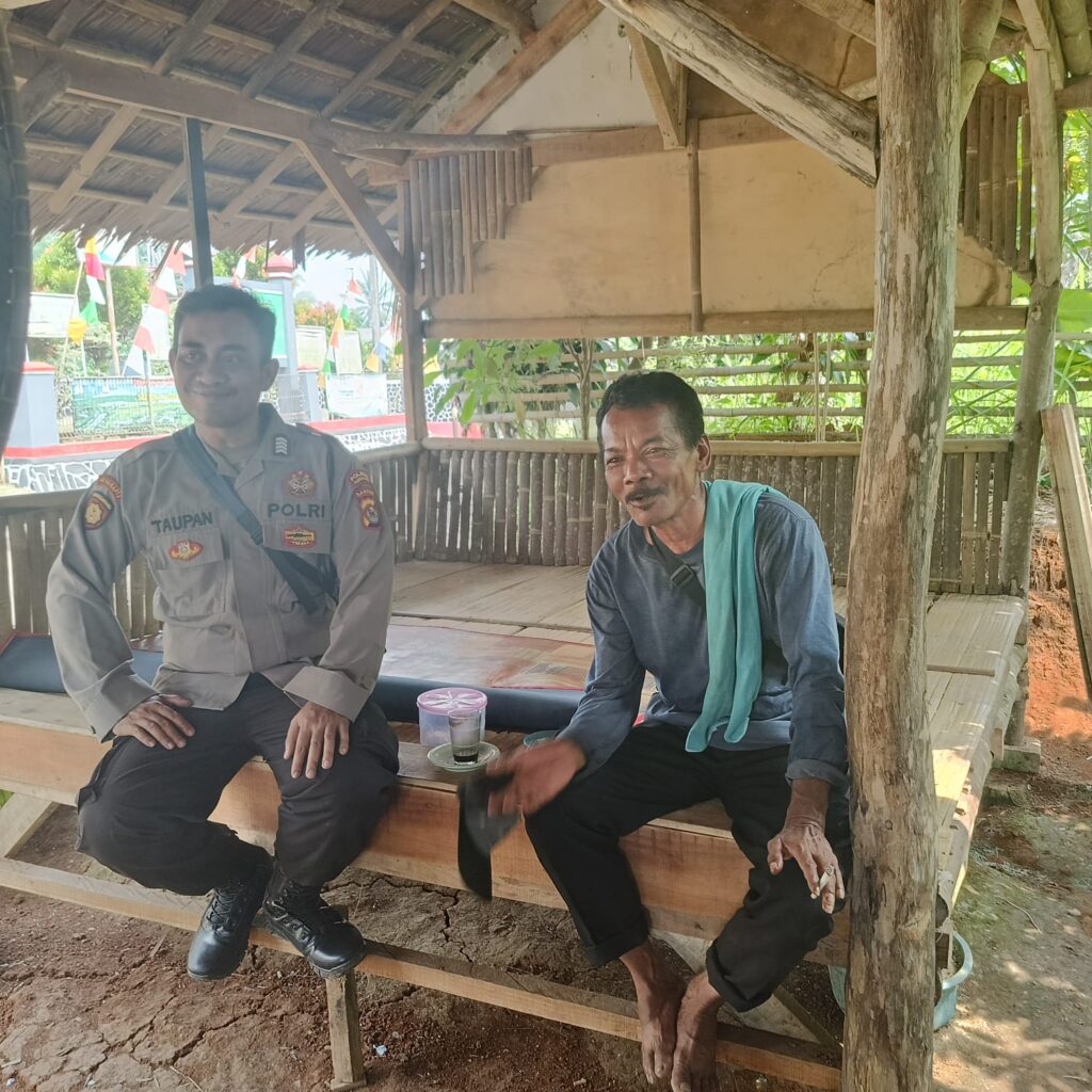 Polsek Picung Gelar Patroli Dialogis Jaga Kamtibmas 10 WhatsApp Image 2024 07 20 at 21.03.06