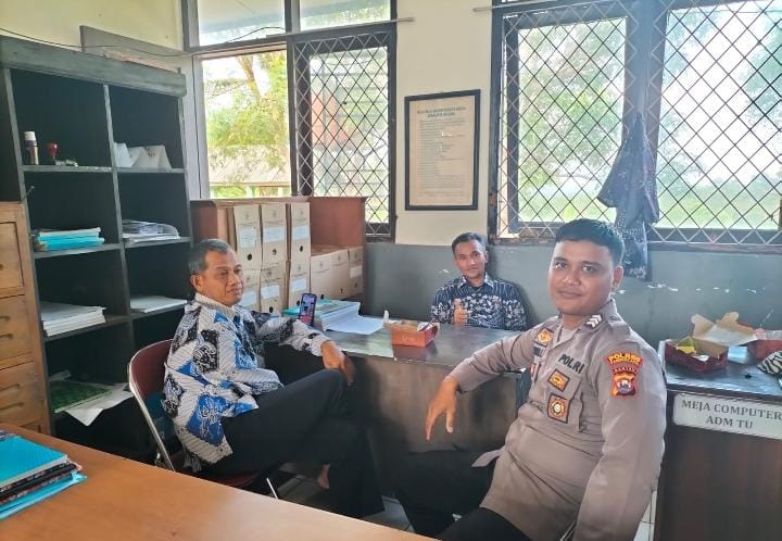 Bhabinkamtibmas Polsek Angsana Polres Pandeglang Kunjungi Kantor Kecamatan Angsana 7 WhatsApp Image 2024 07 21 at 19.22.27