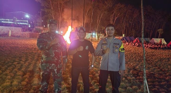 Bhabinkamtibmas Polsek Angsana Polres Pandeglang Kunjungi Perkemahan Pramuka MTSN 7 Pandeglang 2 WhatsApp Image 2024 07 21 at 19.23.32