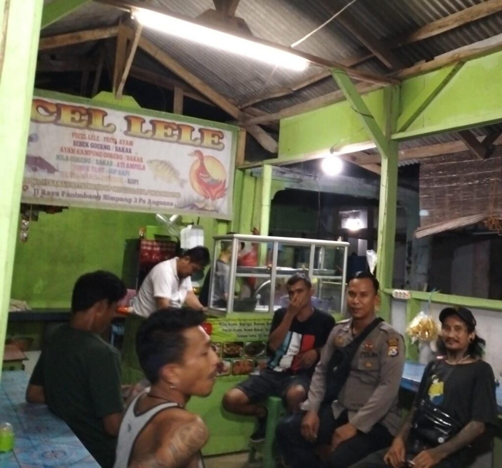 Laksanakan Patroli Dialogis, Bhabinkamtibmas Polsek Angsana Polres Pandeglang Brigadir Jumhani Sampaikan Pesan Kamtibmas 9 WhatsApp Image 2024 07 22 at 21.35.11