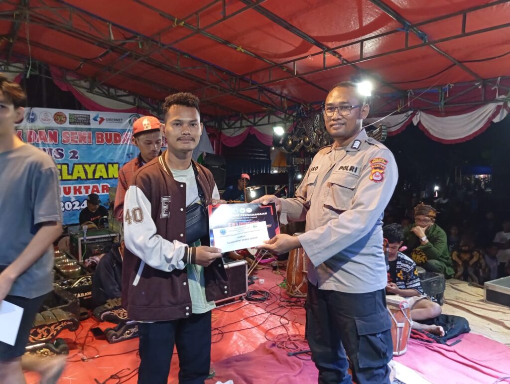 Polsek Carita Hadiri Pembukaan Tasyakuran Laut Nelayan Carita 7 WhatsApp Image 2024 07 23 at 06.01.43