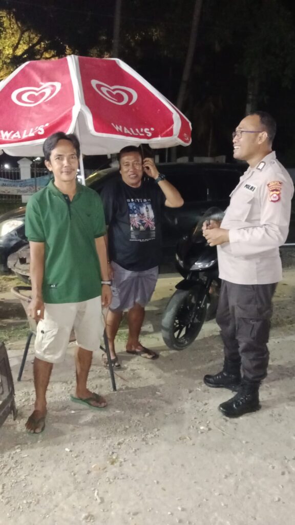 Himbauan Kamtibmas kepada Penjaga Villa Penginapan oleh Personil Polsek Carita 1 WhatsApp Image 2024 07 23 at 06.15.30