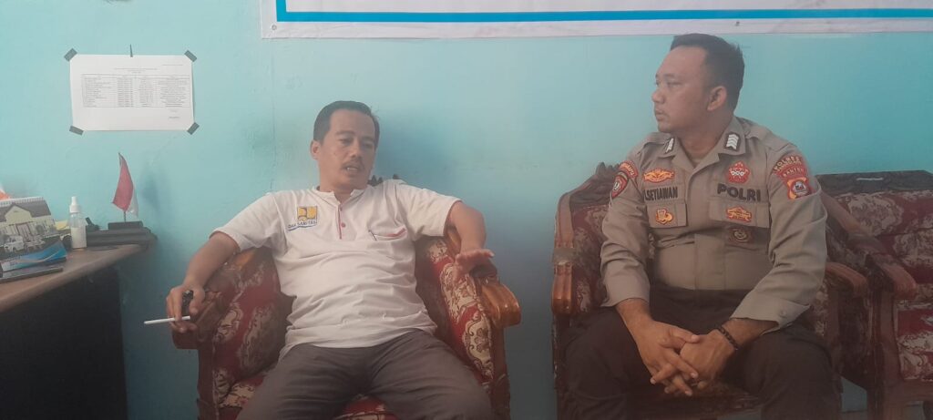 Patroli Polsek Picung Disambut Baik Sekmat Picung, Bahas Kamtibmas Wilayah 3 WhatsApp Image 2024 07 23 at 16.42.15