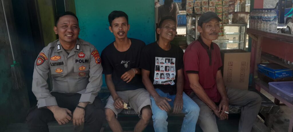 Patroli Dialogis Unit Samapta Polsek Picung Upaya Polri Menciptakan Kamtibmas yang Kondusif 4 WhatsApp Image 2024 07 23 at 16.42.49