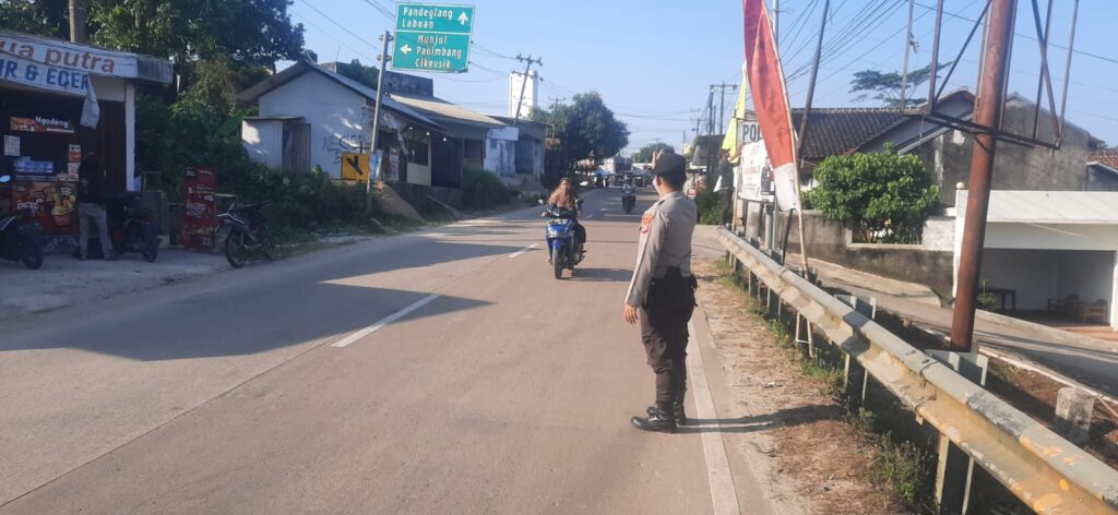 Polsek Picung Gelar Strong Point Pengaturan Lalu Lintas Cegah Kemacetan 6 WhatsApp Image 2024 07 23 at 16.43.15
