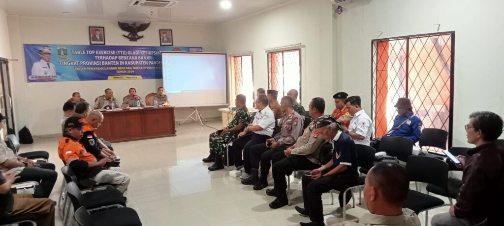 Kasat Samapta Polres Pandeglang Hadiri Rakor BPBD Provinsi Banten tentang Table Top Exercise Kesiapan Penanggulangan Banjir 4 WhatsApp Image 2024 07 23 at 17.34.25