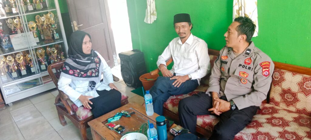 Polsek Saketi Melaksanakan Kegiatan Pencegahan Perundingan (Bullying) di Smk Al-Ridho dan Mts Guppi 9 WhatsApp Image 2024 07 25 at 06.12.39