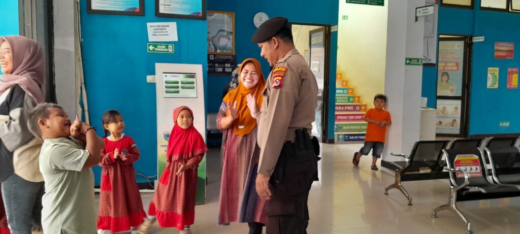 Patroli Dialogis di Puskesmas Picung dan Sampaikan Pesan Kamtibmas 7 WhatsApp Image 2024 07 26 at 23.07.19