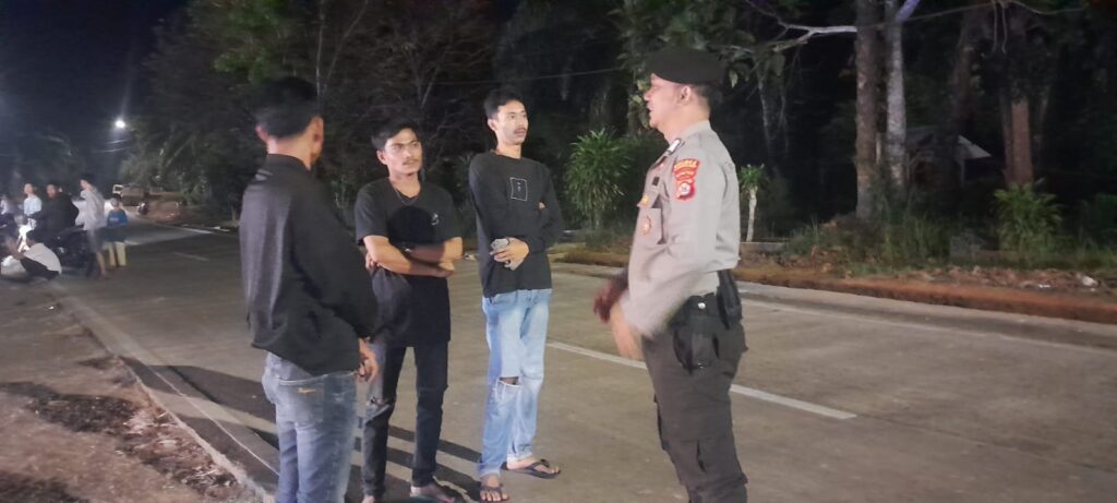 Polsek Picung Gelar Patroli Intensif, Jamin Keamanan Warga 3 WhatsApp Image 2024 07 26 at 23.46.29