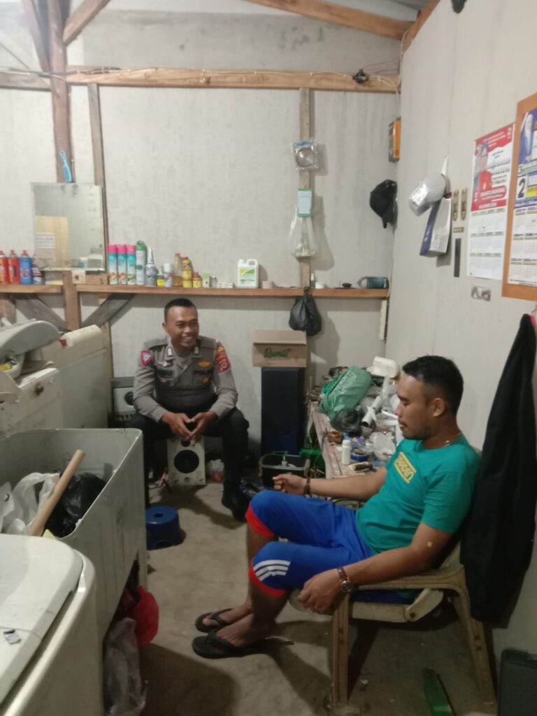 Patroli Malam oleh Bripka Yundar dari Polsek Carita Sambangi Warga Binaan 5 WhatsApp Image 2024 07 27 at 05.45.21