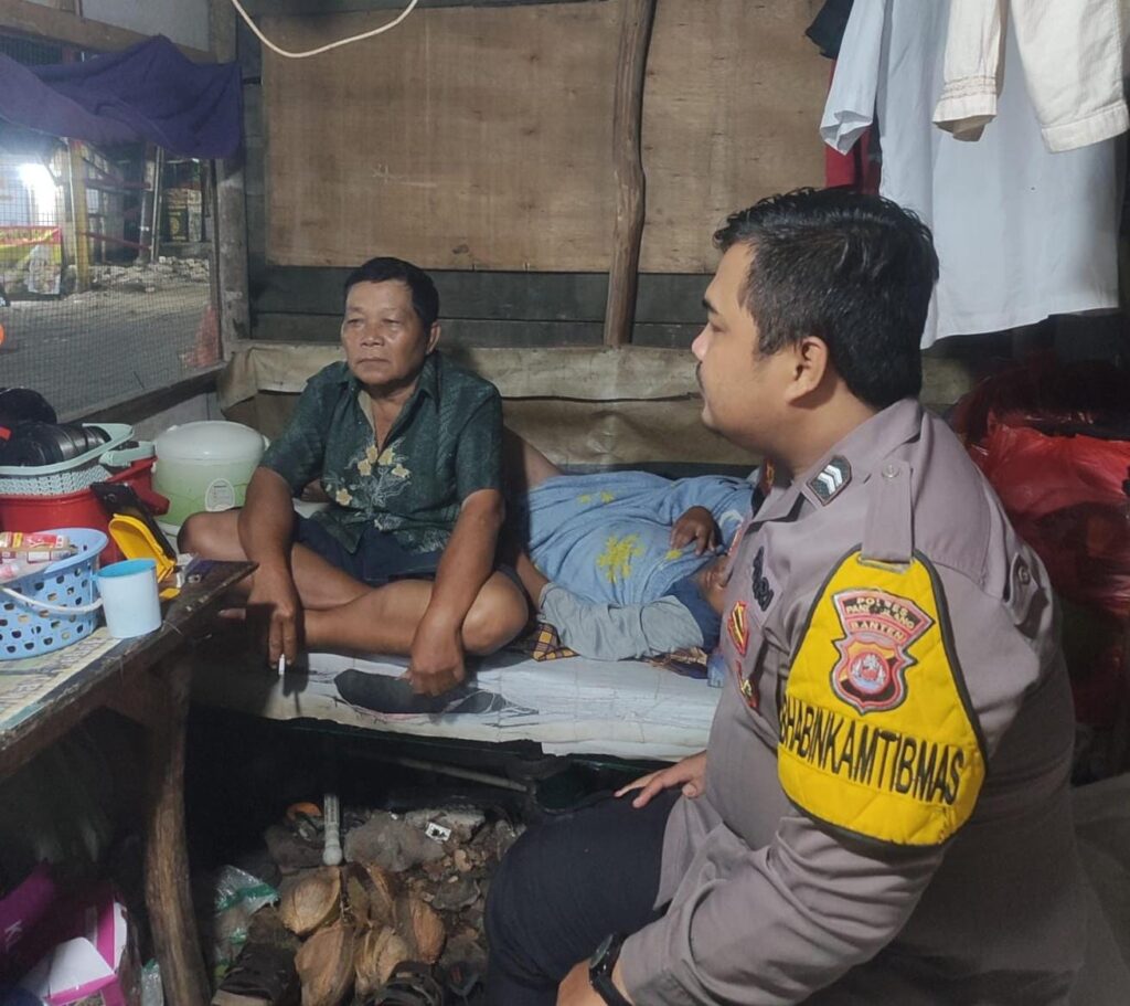 Sambangi Masyarakat Desa Angsana, Bhabinkamtibmas Polsek Angsana Sampaikan Pesan Kamtibmas 6 WhatsApp Image 2024 07 27 at 19.47.42