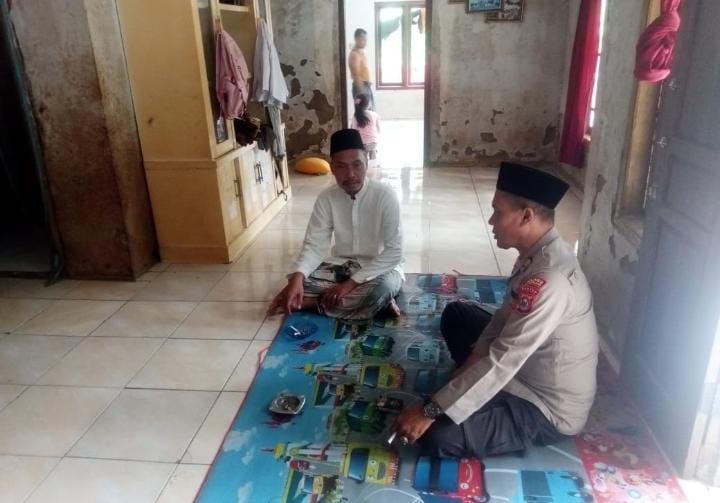 Kapolsek Angsana Polres Pandeglang Kunjungi Tokoh Masyarakat Desa Padamulya 8 WhatsApp Image 2024 07 27 at 19.48.09