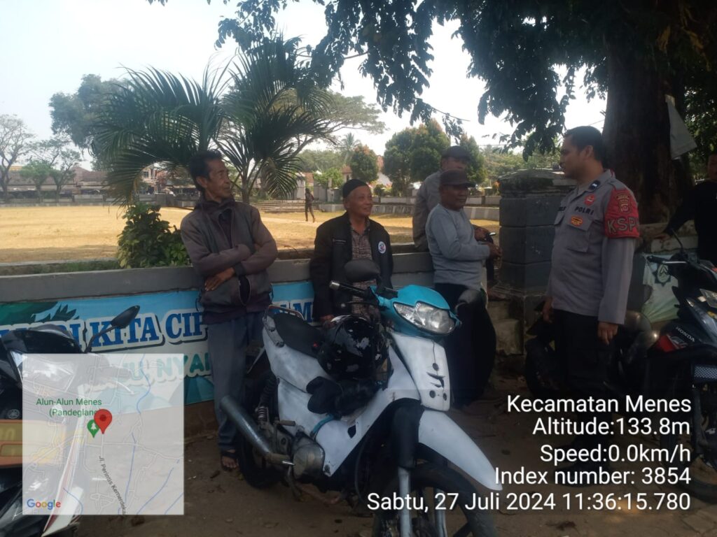Polsek Menes Berikan Penyuluhan Lalulintas Kepada Ojeg Alun Alun, Pahami Berlalulintas Yang Baik 1 WhatsApp Image 2024 07 27 at 21.46.45