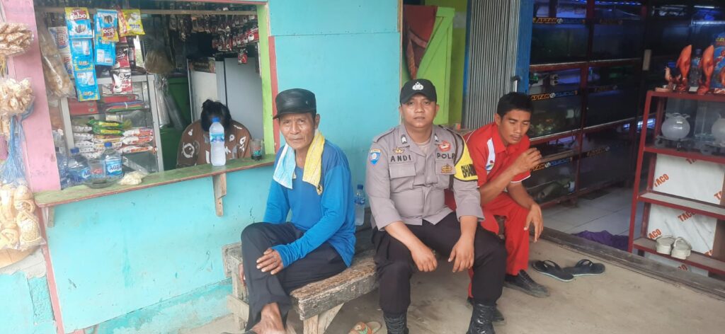 Bhabinkamtibmas Polsek Picung Ajak Warga Jalin Kemitraan dalam Menjaga Kamtibmas 6 WhatsApp Image 2024 07 27 at 22.07.42