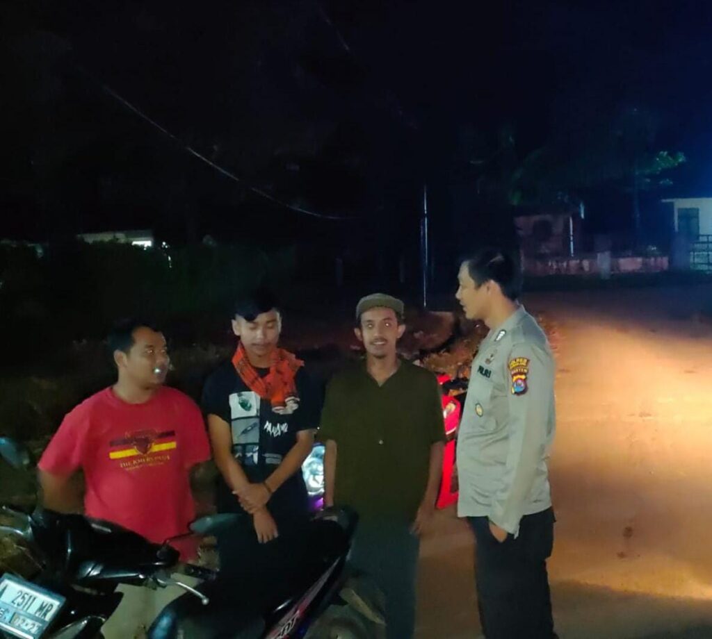 Polsek Cibaliung Gelar Patroli Malam Cegah Balap Liar dan Kejahatan 3 WhatsApp Image 2024 07 28 at 01.49.37