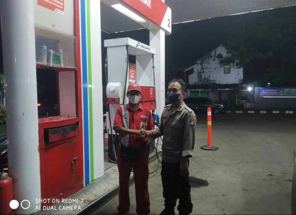 Polsek Labuan Patroli Tempat Obyek Vital Tingkatkan Keamanan dan Kondusifitas 5 WhatsApp Image 2024 07 28 at 02.10.01