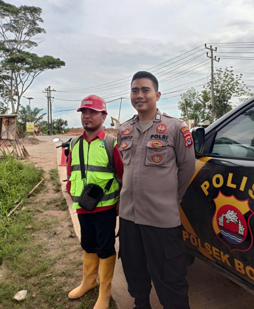 Polsek Bojong Polres Pandeglang Sambangi Pembangunan Jalur Tol dan Berikan Himbauan Kamtibmas kepada Para Pegawai 4 WhatsApp Image 2024 07 28 at 15.03.16