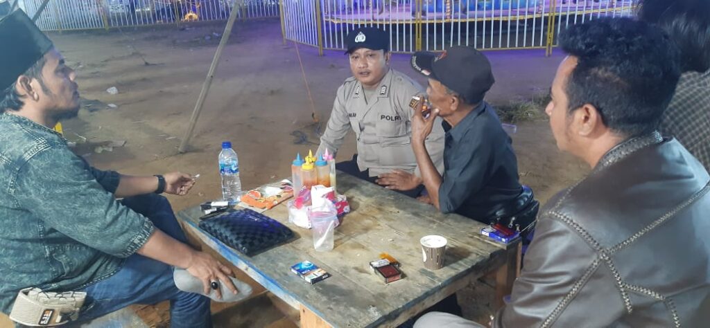 Patroli Polsek Picung Dilingkungan Masyarakat dan Memberikan Himbauan Kepada Masyarakat 10 WhatsApp Image 2024 07 30 at 19.24.38