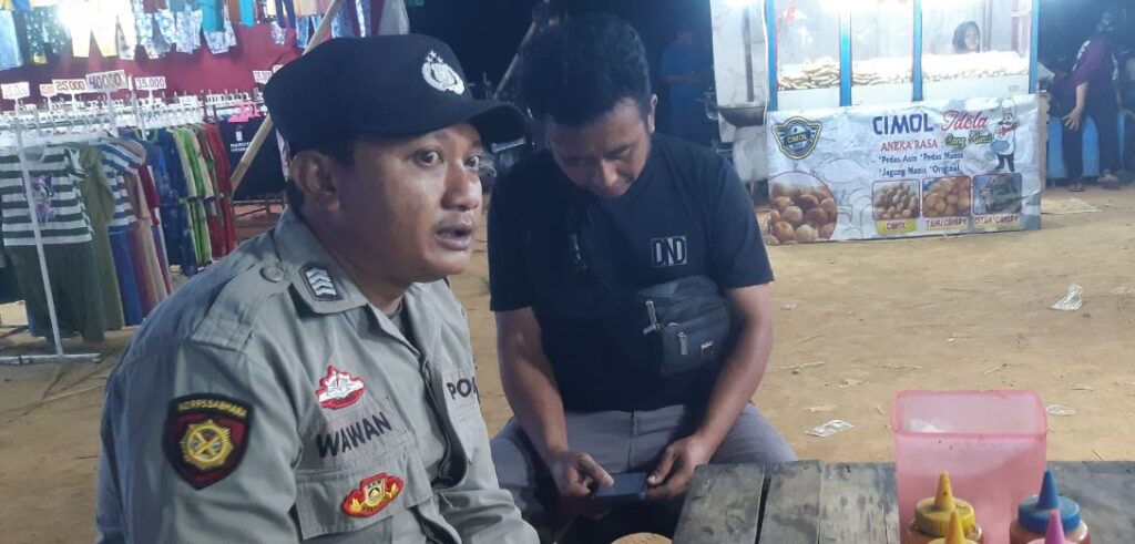 Polsek Picung Lakukan Patroli Dialogis, Berikan Himbaan Kepada Pengurus Pasar Malam 8 ppp