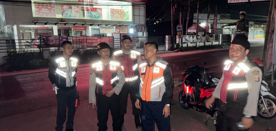 Ciptakan Kelancaran Arus Lalu Lintas, Sat Samapta Polres Pandeglang Gelar Pengaturan Malam Hari 3 sp