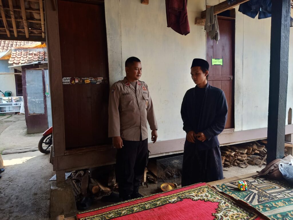 Kanit Binmas Polsek Cadasari Melaksanakan Sambang ke Santri di Pondok Salafi Desa Cadasari 4 IMG 20240806 WA0014