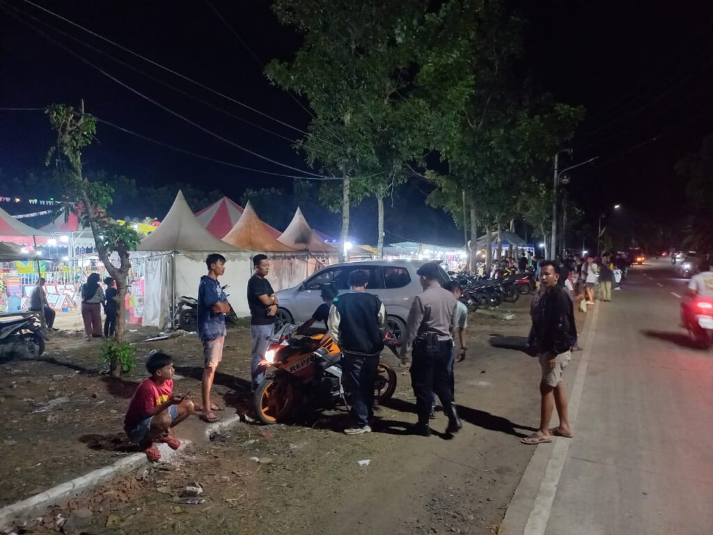 Polsek Picung Intensifkan Patroli Malam, Antisipasi Gangguan Kamtibmas Tempat Pasar Malam 10 IMG 20240808 WA0054