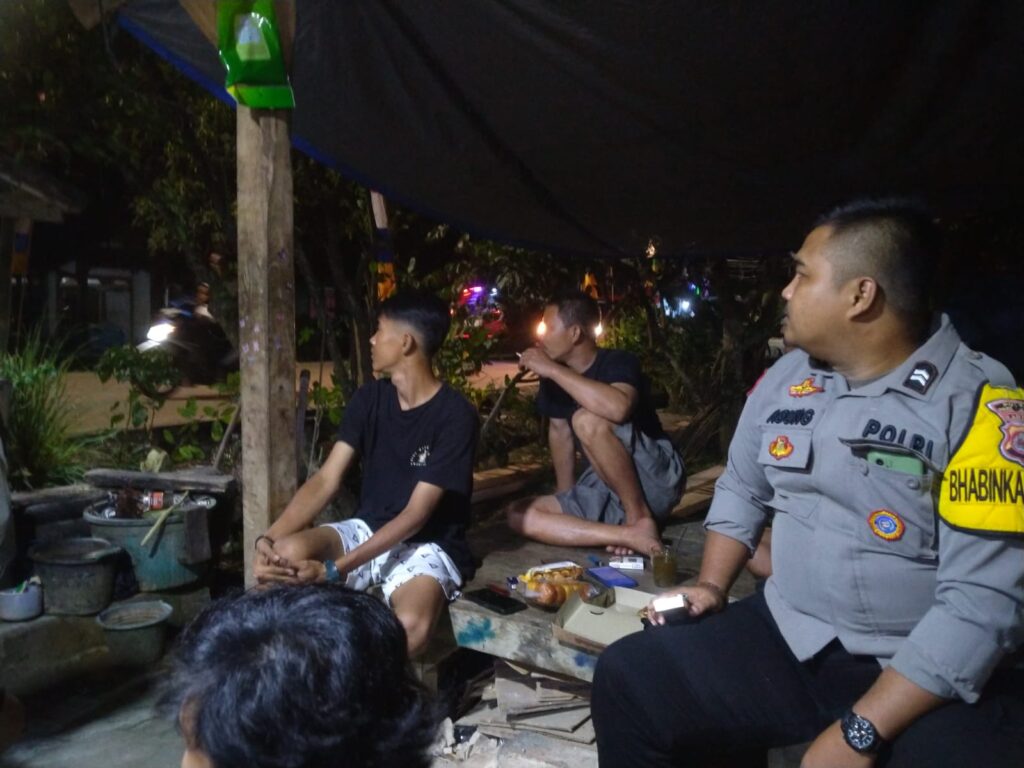 Sambang Door to Door, Upaya Bhabinkamtibmas Polsek Angsana Polres Pandeglang Dekatkan Diri dengan Masyarakat 8 IMG 20240811 WA0019