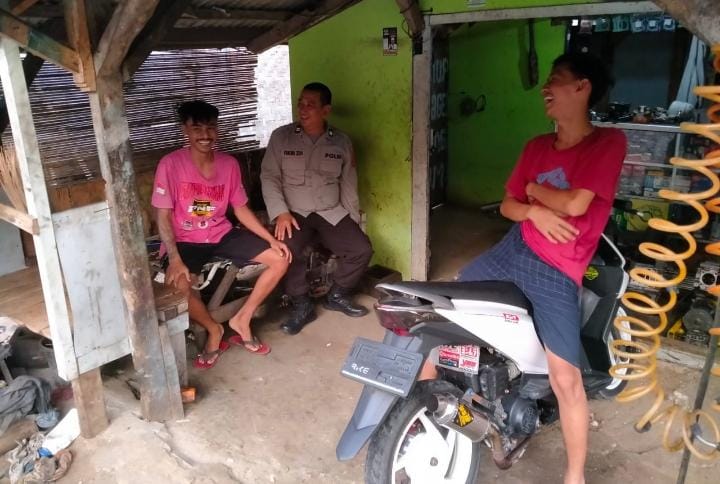 Kanit Samapta Polsek Angsana Polres Pandeglang Laksanakan Patroli Dialogis Cegah Tawuran 5 WhatsApp Image 2024 08 01 at 06.00.14