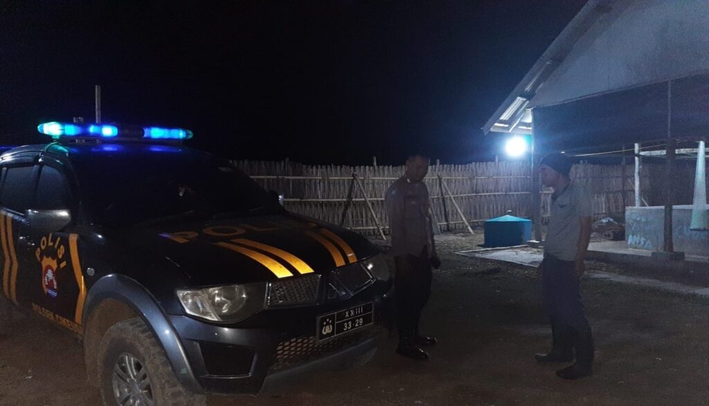 Ciptakan Kondusifitas Wilayah, Polsek Cikeusik Menggelar Patroli Malam 9 WhatsApp Image 2024 08 01 at 06.54.04