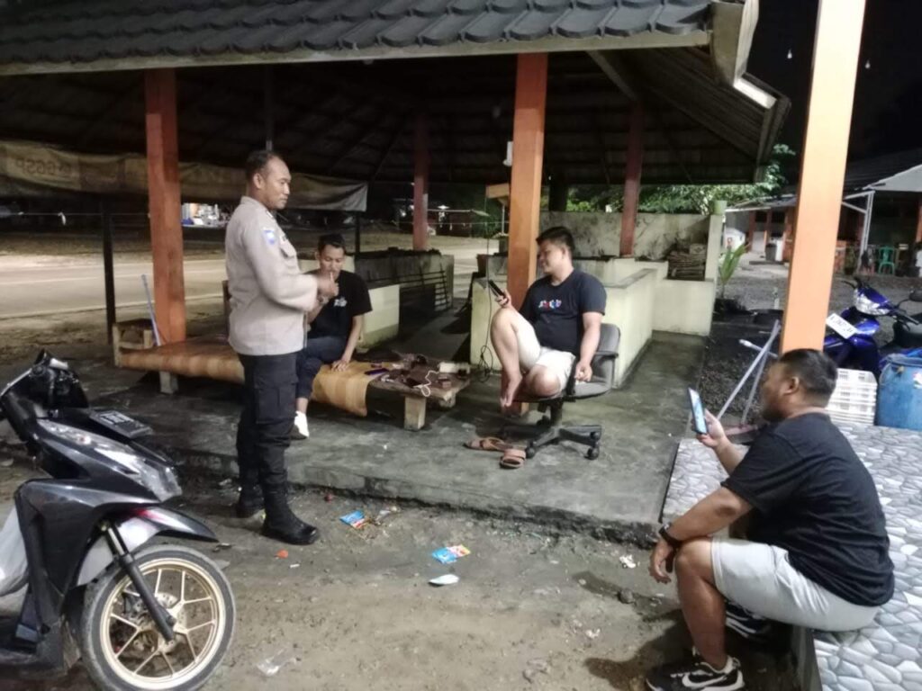 Polsek Carita Berikan Himbauan Kamtibmas Selama Patroli Malam 10 WhatsApp Image 2024 08 01 at 07.14.10