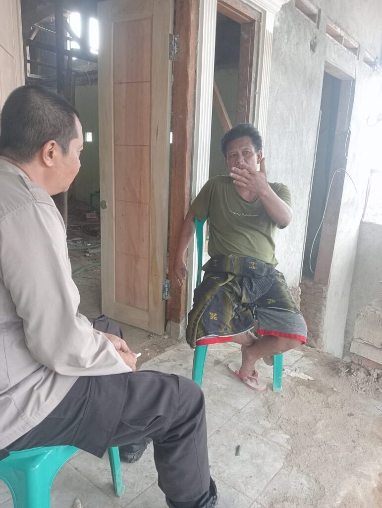 Bhabinkamtibmas Polsek Cadasari Desa Kadu Engang, Aiptu Hasbi, Laksanakan Sambang ke Warga 7 WhatsApp Image 2024 08 01 at 08.31.40