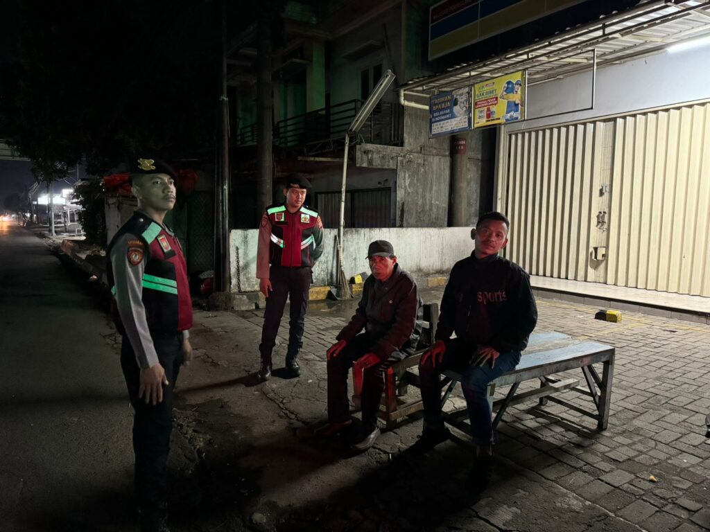 Patroli Dialogis Sat Samapta Polres Pandeglang di Persimpangan Majasari 9 WhatsApp Image 2024 08 03 at 04.06.52