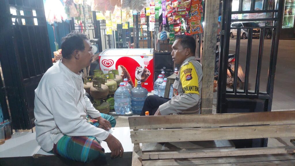 Polsek Carita Dengarkan Curhatan Masyarakat Terkait Kamtibmas di Wilayah Carita 1 WhatsApp Image 2024 08 03 at 07.11.37