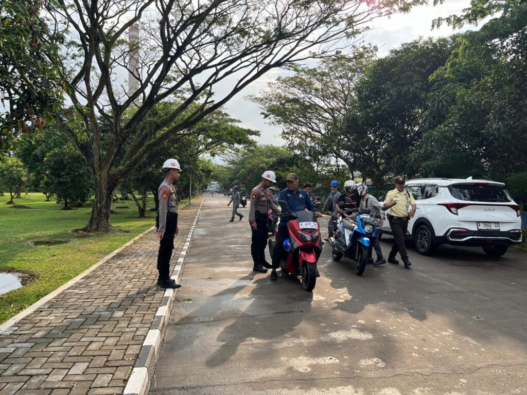 Sat Pamobvit Polres Pandeglang Gelar Pengamanan di PT. Indonesia Power Banten II Labuan dengan Pengecekan 3 WhatsApp Image 2024 08 03 at 11.52.13