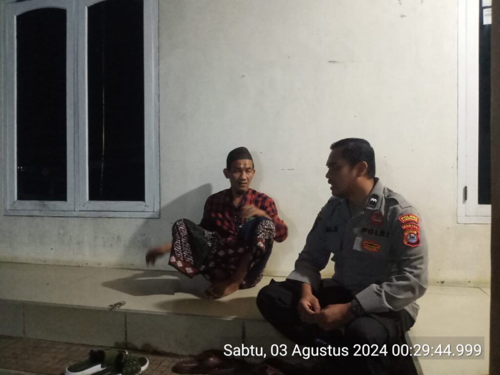 Polsek Menes Polres Pandeglang Melaksanakan Patroli Dialogis dan Himbauan Kamtibmas di Kecamatan Menes 6 WhatsApp Image 2024 08 03 at 13.32.27