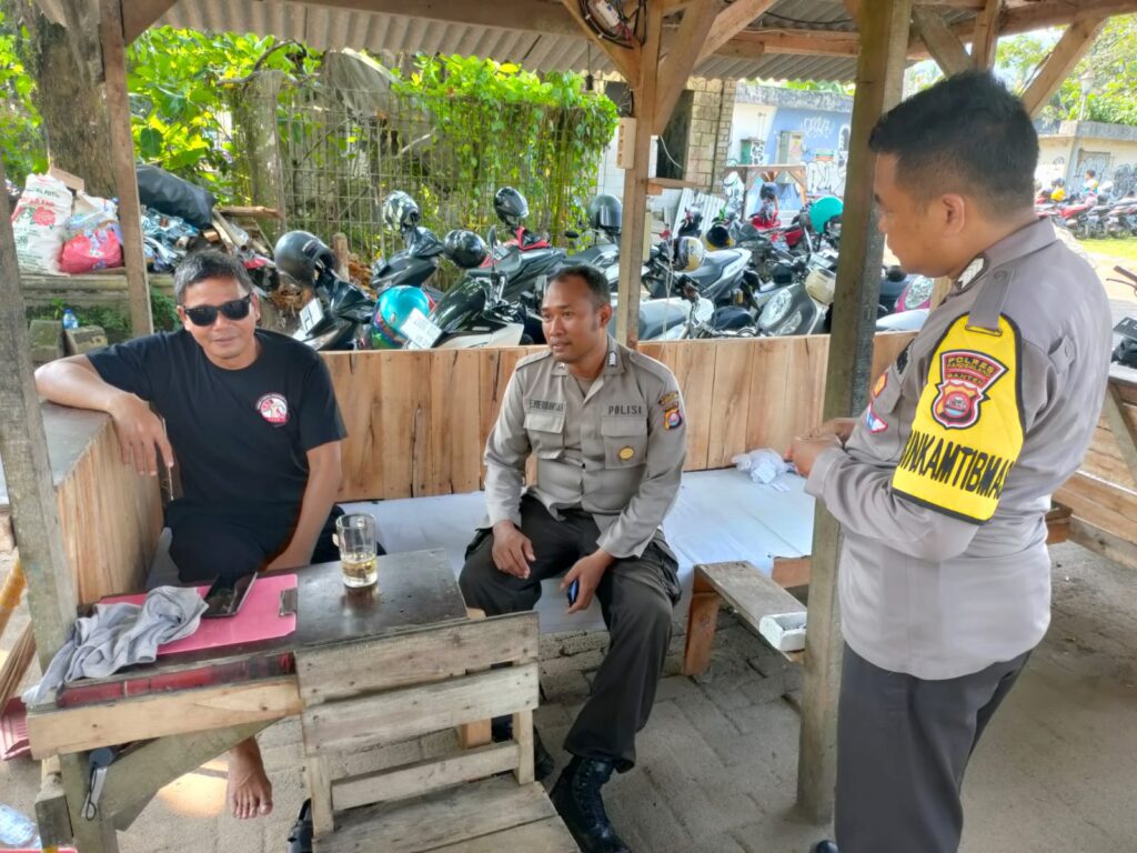 Patroli Polsek Carita di Pantai Pandan Carita 7 WhatsApp Image 2024 08 04 at 01.24.54