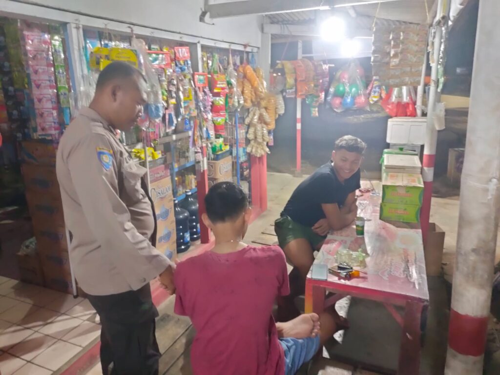 Polsek Carita Berikan Himbauan kepada Masyarakat untuk Menjauhi Judi Online 5 WhatsApp Image 2024 08 04 at 01.37.53