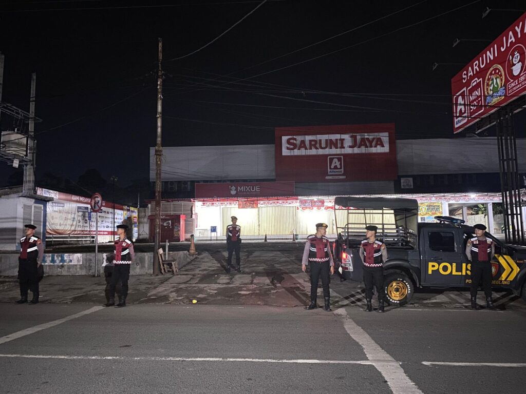 Sat Samapta Polres Pandeglang Laksanakan Patroli di Alfamart Saruni 7 WhatsApp Image 2024 08 04 at 06.04.27 2