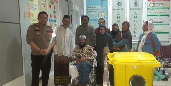 Jalin Komunikasi, Anggota Polsek Angsana Kunjungi Ketua MUI Kec. Angsana yang sedang Sakit 4 WhatsApp Image 2024 08 04 at 22.34.15