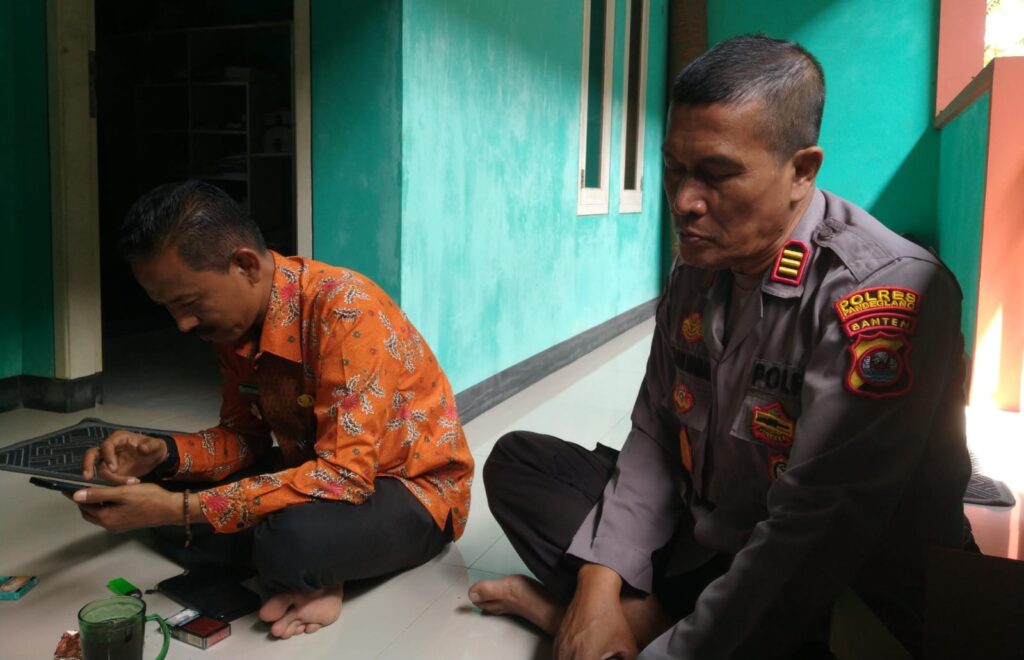 Kapolsek Angsana Beserta Camat Angsana Sambangi Tokoh Masyarakat Desa Padaherang 9 WhatsApp Image 2024 08 04 at 22.35.26