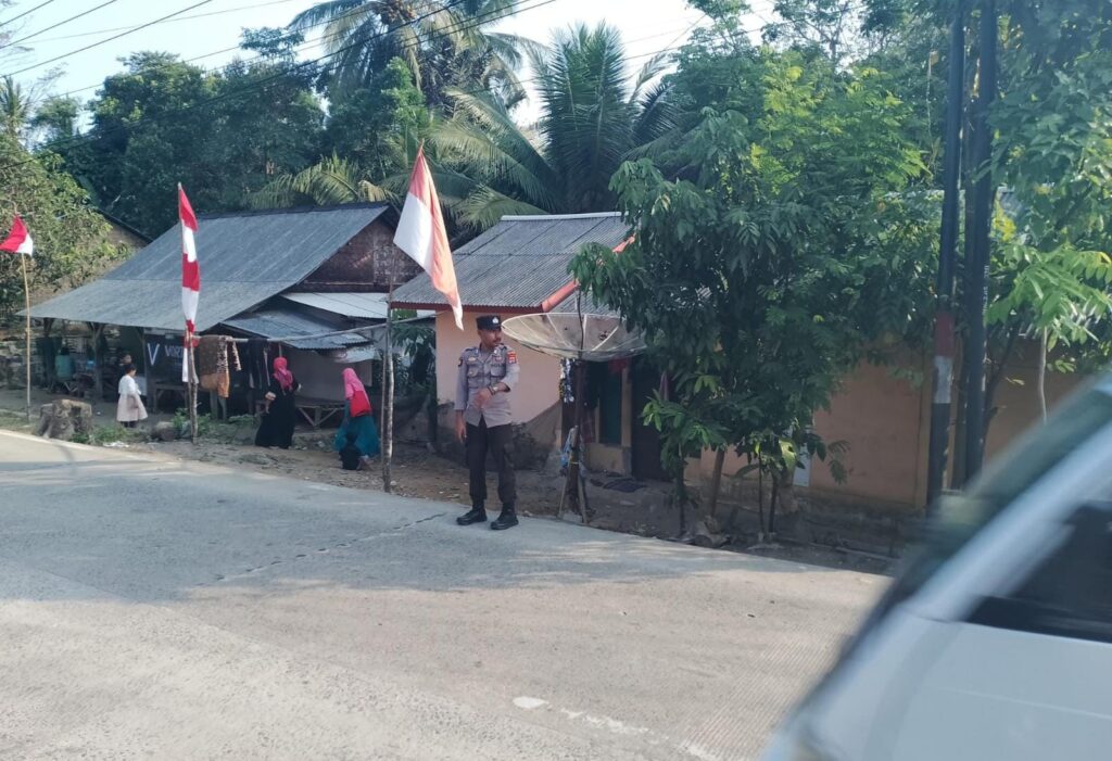 Cegah Laka Lantas, Anggota Piket Polsek Angsana Polres Pandeglang Laksanakan Strongpoint Sore 9 WhatsApp Image 2024 08 06 at 06.42.02