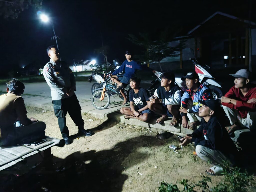 Polsek Panimbang Himbau Remaja untuk Hindari Narkoba, Tawuran, dan Balapan Liar wilkum Polsek Panimbang desa Citeureup 8 WhatsApp Image 2024 08 06 at 23.46.35