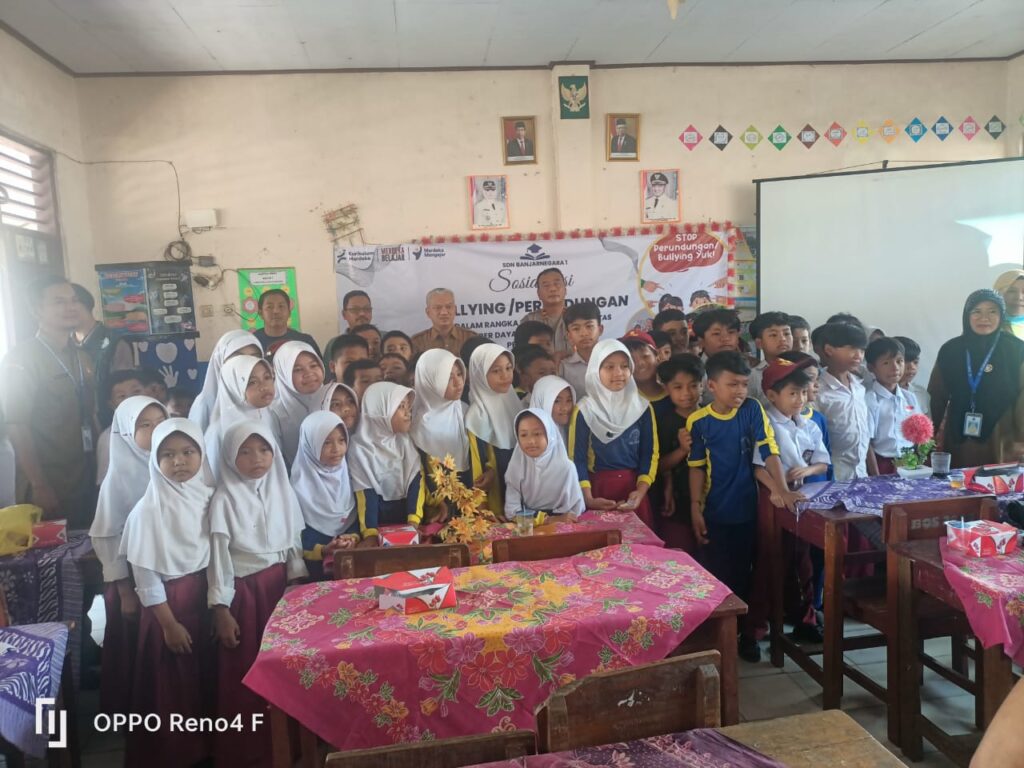 Polsek Pulosari Berkomitmen Cegah Perundungan di Sekolah 2 WhatsApp Image 2024 08 07 at 01.06.00
