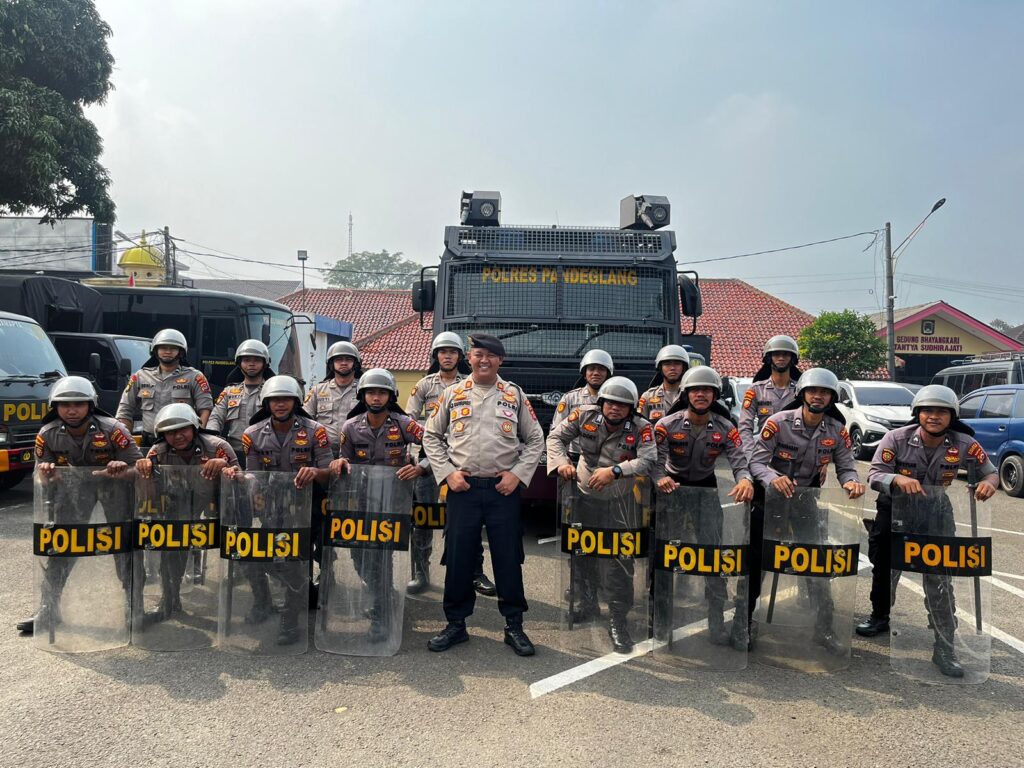 Sat Samapta Polres Pandeglang Gelar Latihan Dalmas untuk Persiapan Pengamanan Pilkada 2024 9 WhatsApp Image 2024 08 07 at 14.35.51