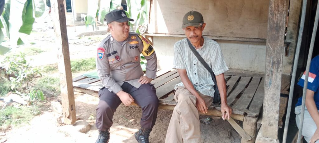 Bhabinkamtibmas Polsek Picung Desa Kadubera Melakukan Sambang Warga 2 WhatsApp Image 2024 08 07 at 19.41.05