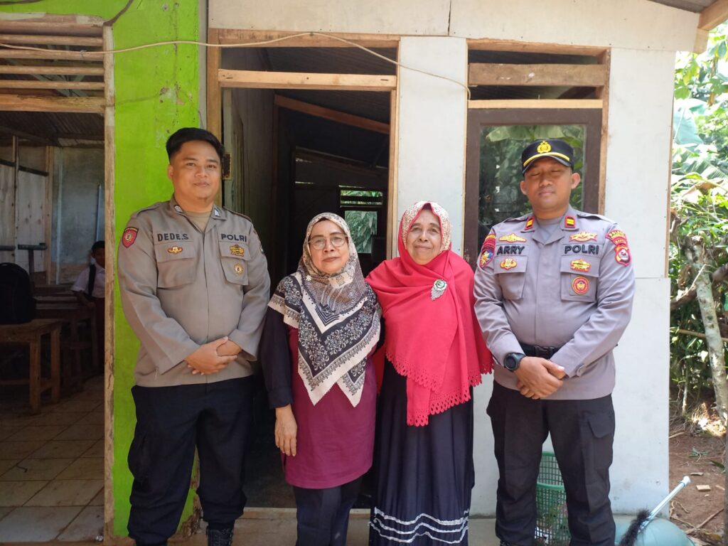 Kapolsek Picung dan Bhabinkamtibmas Sambangi SDN Pasirsedang 2, Bahas Rencana Relokasi 3 WhatsApp Image 2024 08 08 at 22.08.13