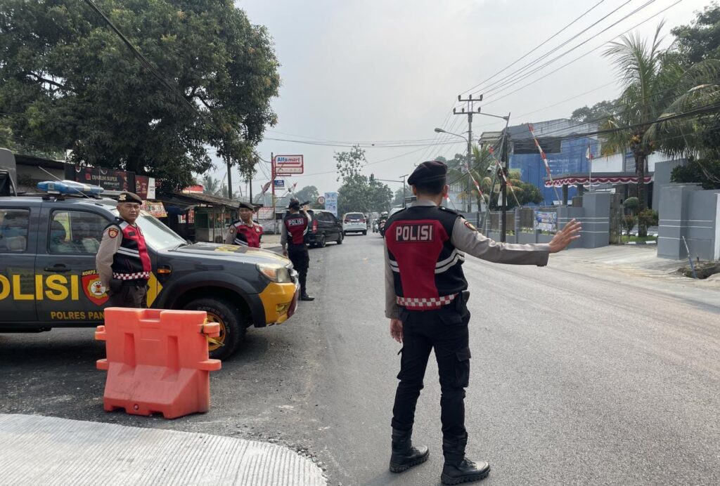 Sat Samapta Polres Pandeglang Gelar Strong Point di Persimpangan Cigadung 2 WhatsApp Image 2024 08 09 at 16.38.24