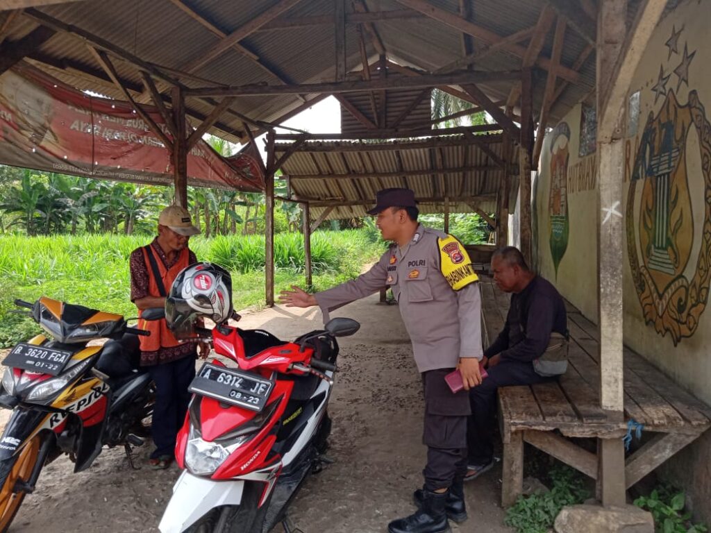 Polsek Panimbang himbau kepada Pengemudi Ojek di Desa Mekarsari 4 WhatsApp Image 2024 08 09 at 23.20.44